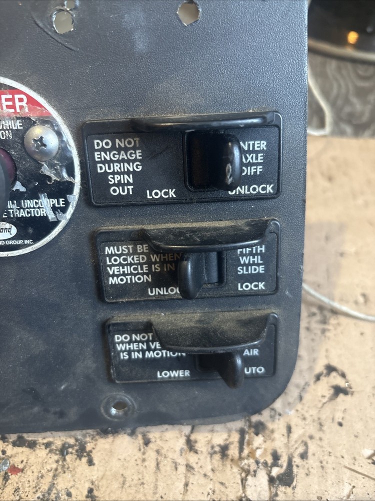 Freightliner Switch Panel Dash Panel - 22-60660-000