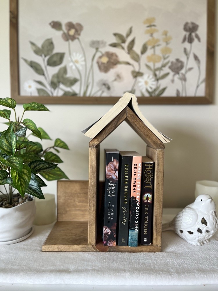 Book Nook - Mini Bookshelf & Placeholder!