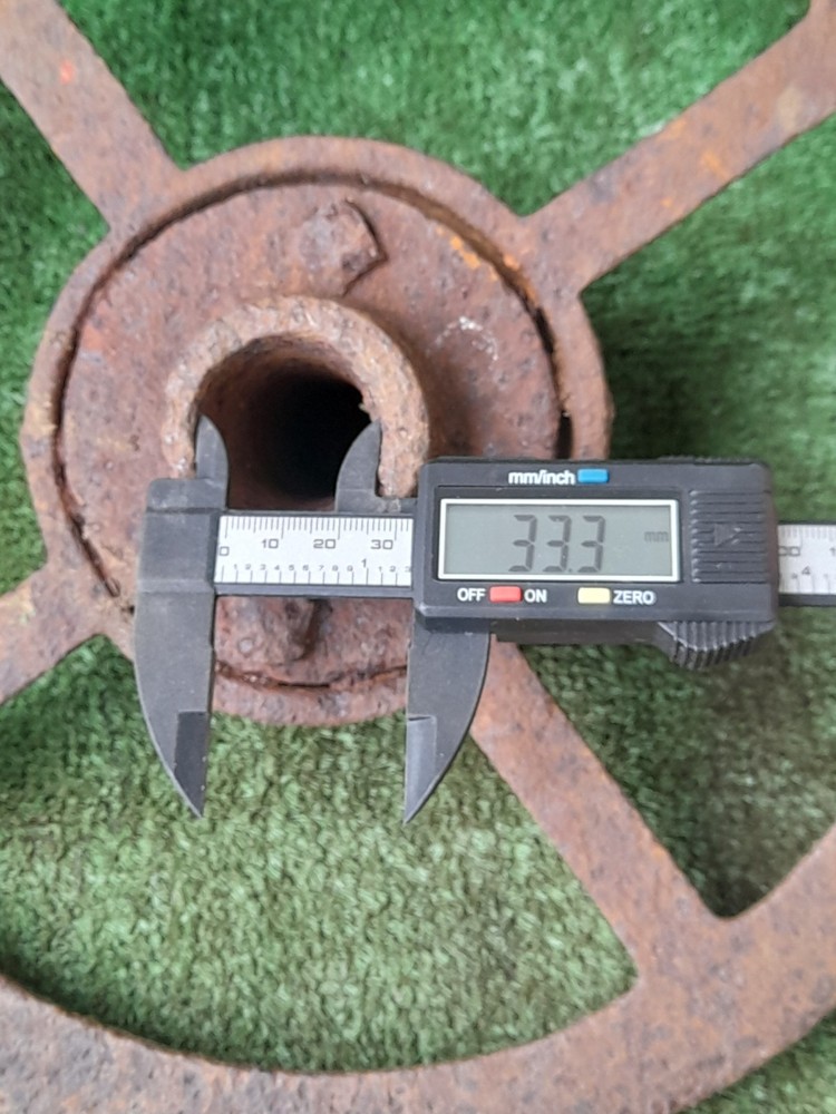 Cast Iron Wheel (23)
