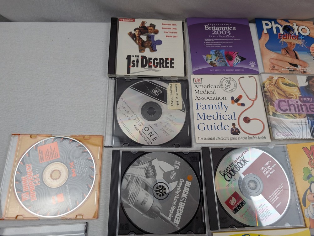 Lot of 25 PC CD-ROM Computer Software Utilities- Desktop Publisher Pro +++
