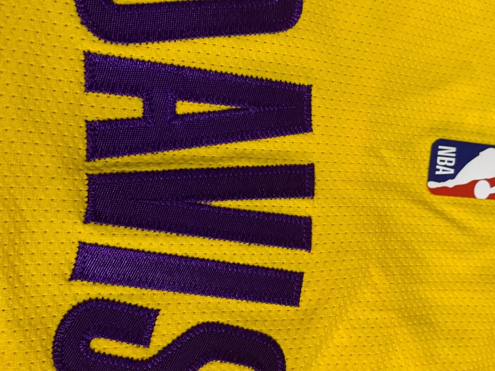 Nike Authentic Anthony Davis 2023/24 Icon Jersey W/Bibigo Patch - 44 (Medium)