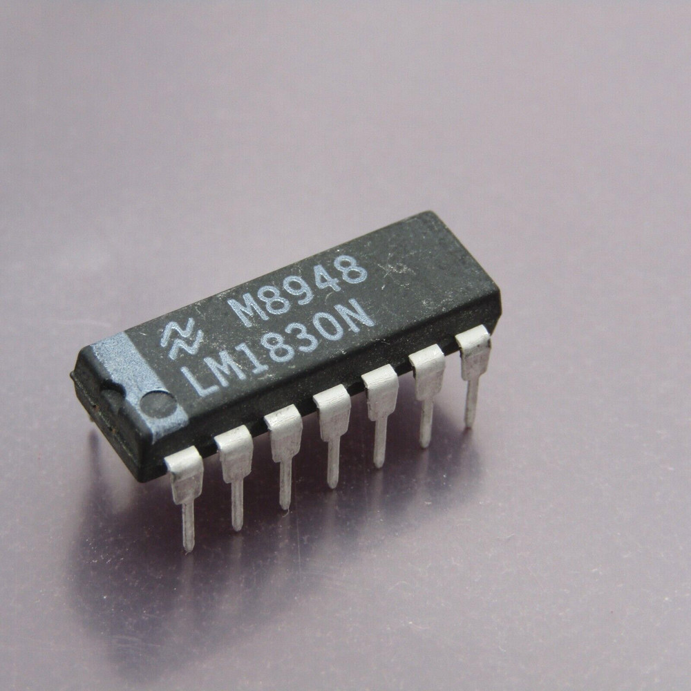 LM1830N National Semiconductor  Monolithic Bipolar Fluid Detection IC  --  NOS