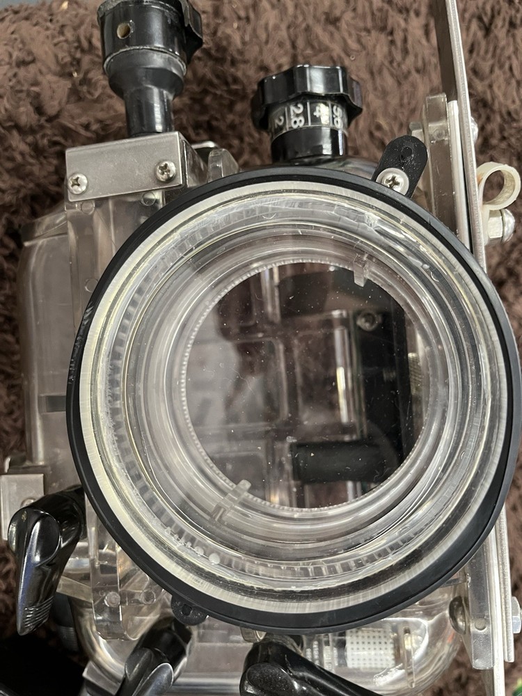 Ikelite Underwater Camera SLR Case/Housing 300 Ft. Depth Untested
