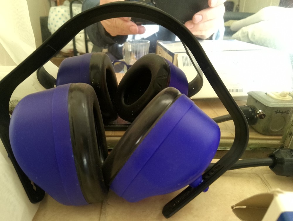 E-A-R Model 4000 Ear Muffs Blue NRR 27 dB