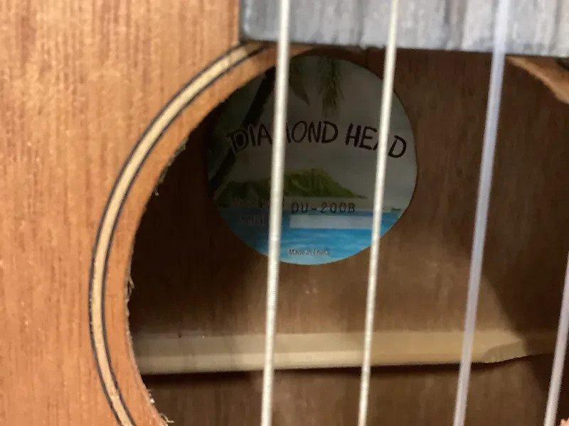 Diamond head Ukulele DU-200 Baritone
