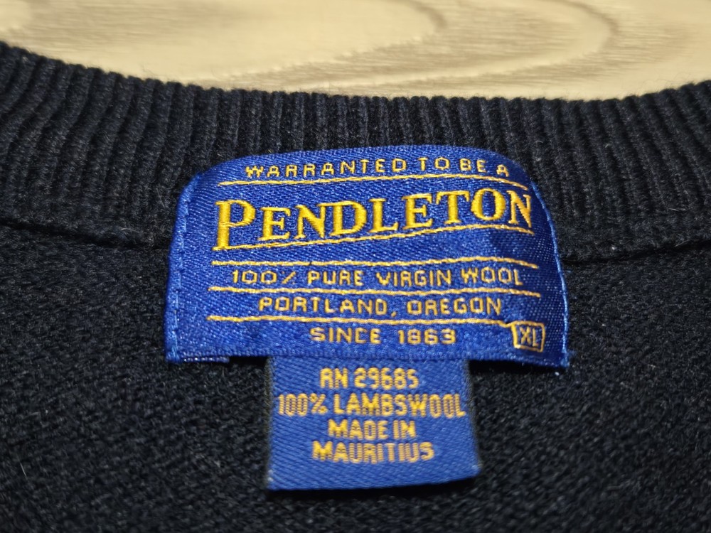 Pendleton Men's Sweater Blue V-Neck 100% Pure Lambswool Size XL Pullover *Flaw*