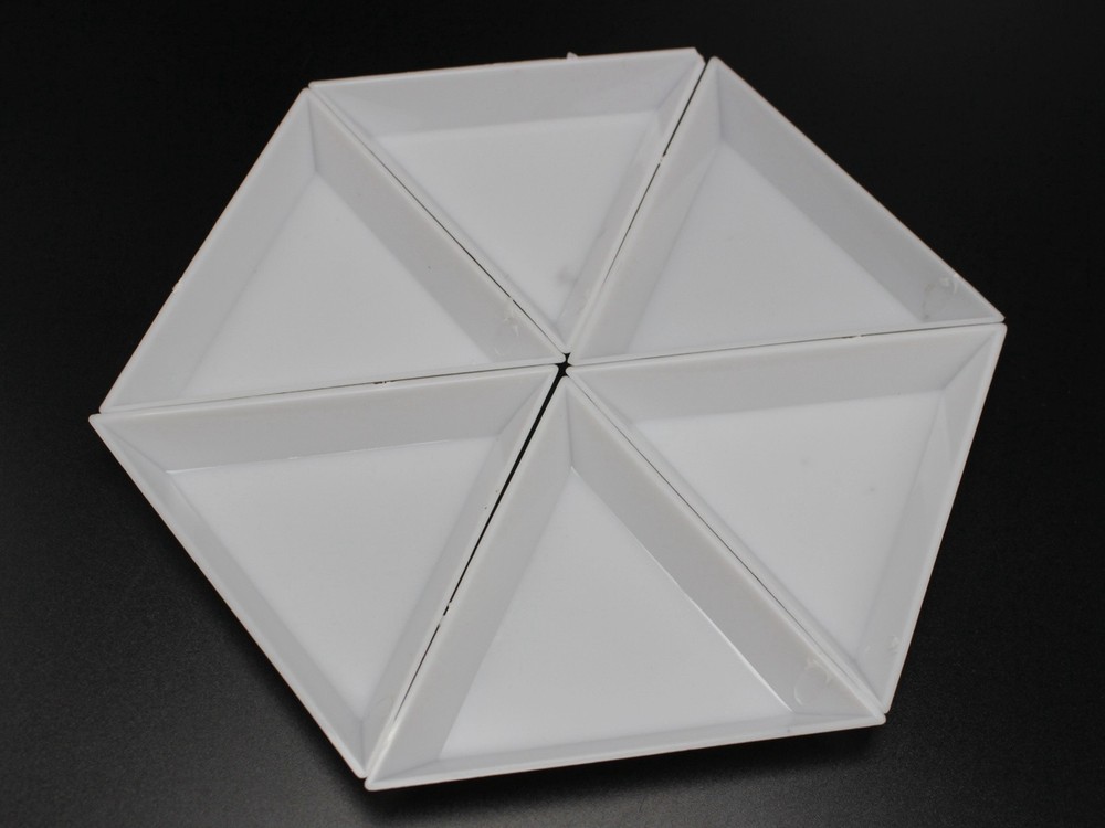 20 White Plastic Triangular Beads Sorting Trays 75mm Storage Container For Craft