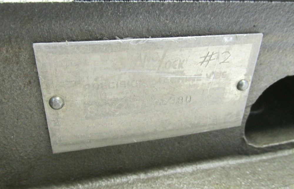 KURT ANGLOCK 6" MILLING MACHINE VISE w/ JAWS & HANDLE - #D60