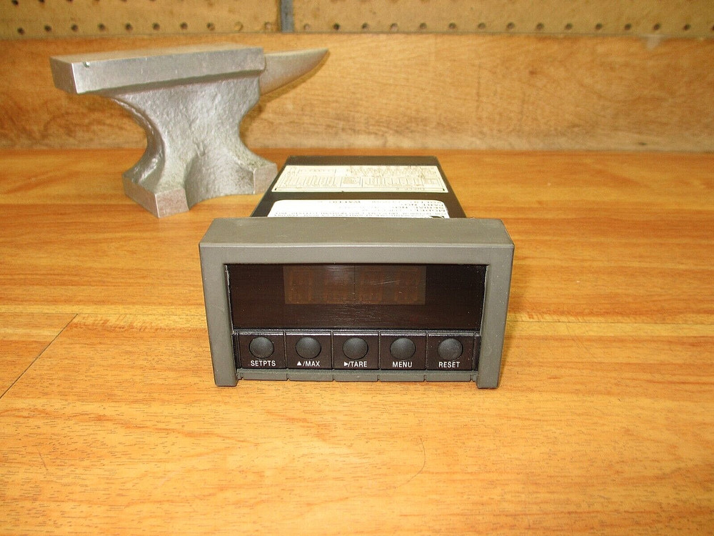 Newport Electronics INFCP-0 *USED POWERS UP* Panel Meter