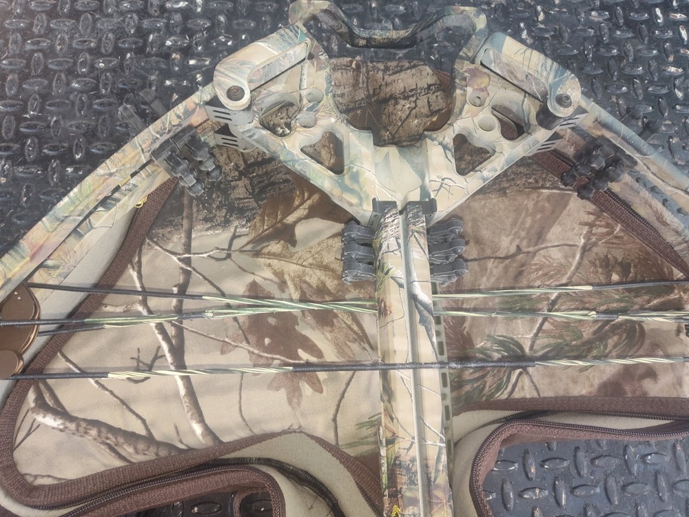 10 Point Phantom  Crossbow Dee Cock Brand New