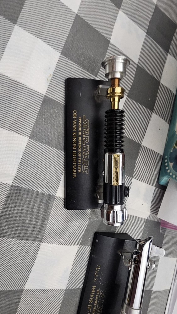 2005 star wars lightsaber master replicas .45 Scale