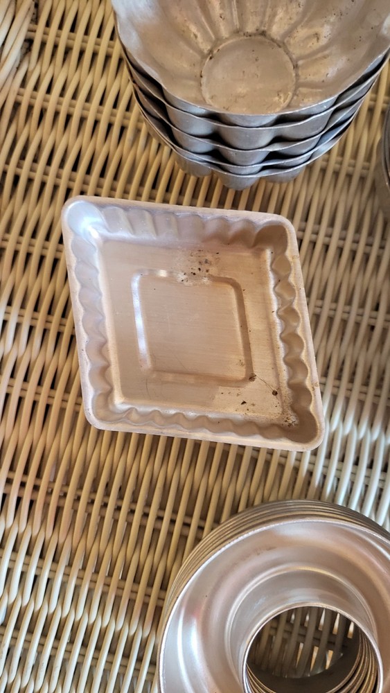 Vintage Metal Bakeware Lot