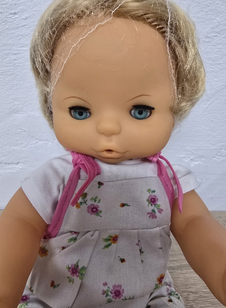 Vinyl doll, 37 cm, sleeping eyes, drinking and wetting function, vintage