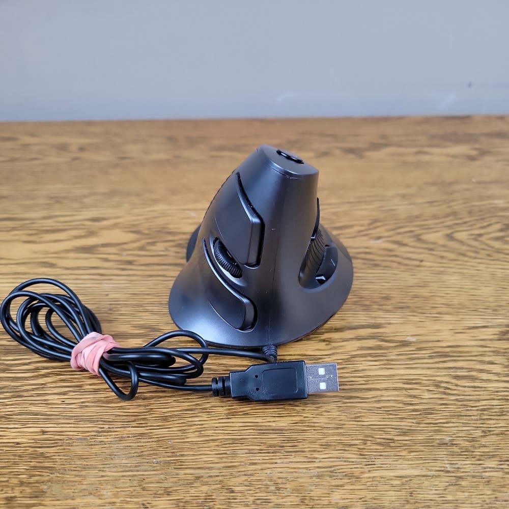 Clearly Superior Technologies CST3645 Vertical Ergonomic Optical Wired Mouse