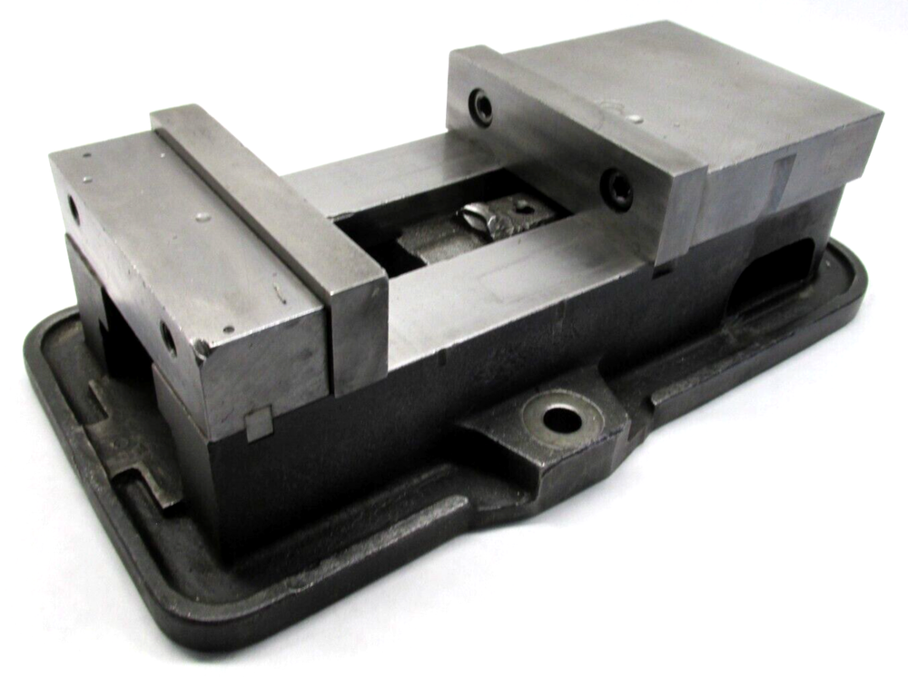KURT ANGLOCK 6" MILLING MACHINE VISE w/ JAWS - #D60