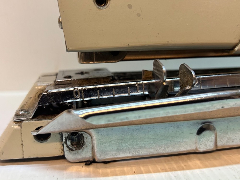 Swingline Elec-Tronic Model 6800-D Heavy Duty Electronic Stapler T0994
