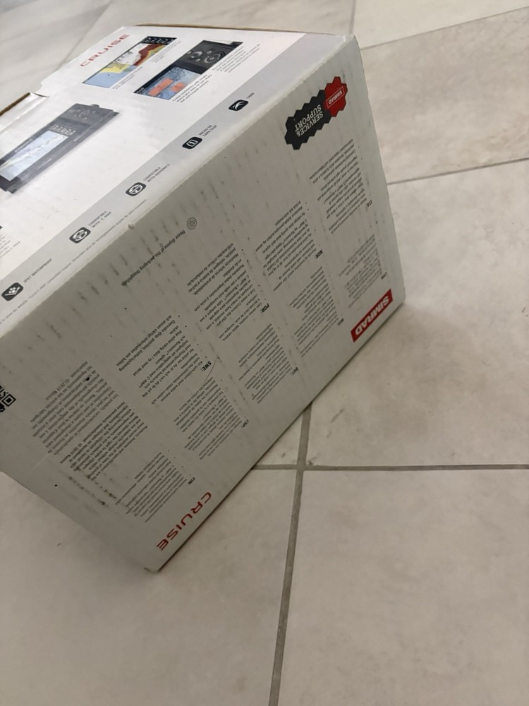 Simrad Cruise Chart Plotter/ Fishfinder 7inch Solar Max Display New Open Box