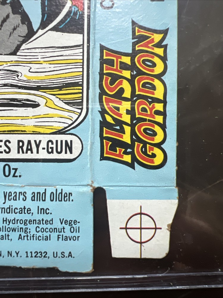 1978 Flash Gordon #4 candy box - FLASH fires Ray-Gun - King Features Syndicate