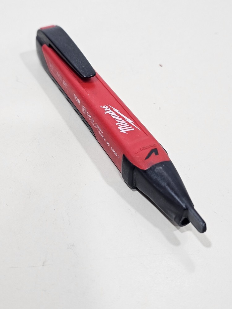 Milwaukee 2202-20 Work Light Voltage Detector Tested Works Good