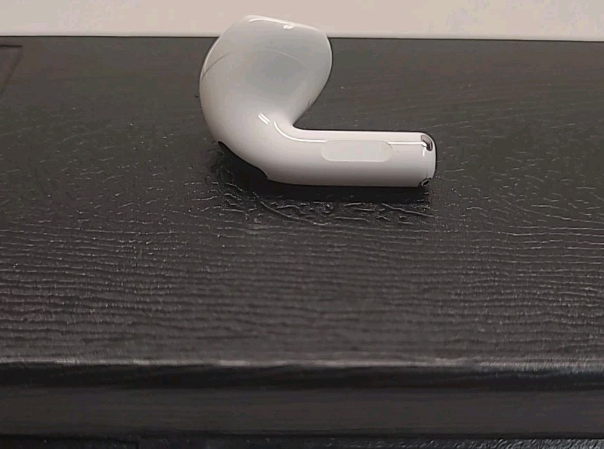 Apple AirPod 4 Replacement Right Side Only - A3050