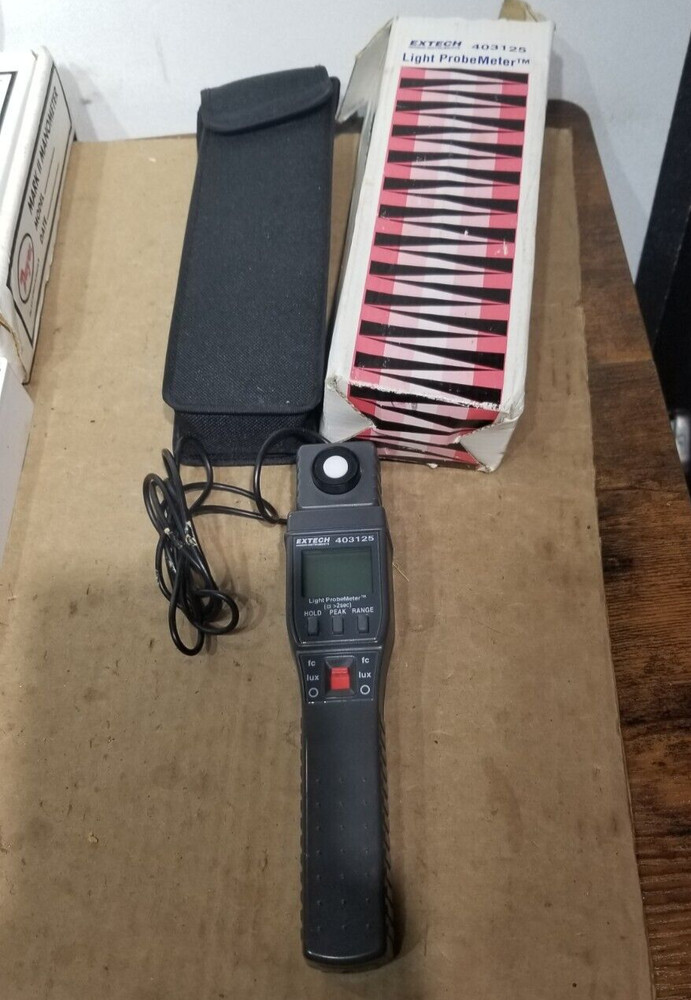 Extech 403125 Light Probe Meter - Working