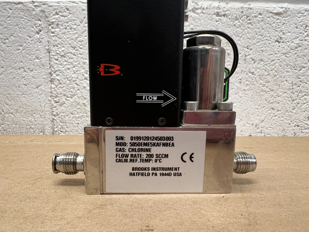 Brooks 5850 EM Mass Flow Controller, Chlorine, 200 SCCM Flow Rate