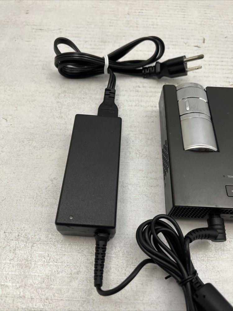 Asus P1 LED Portable Projector Great Working Order