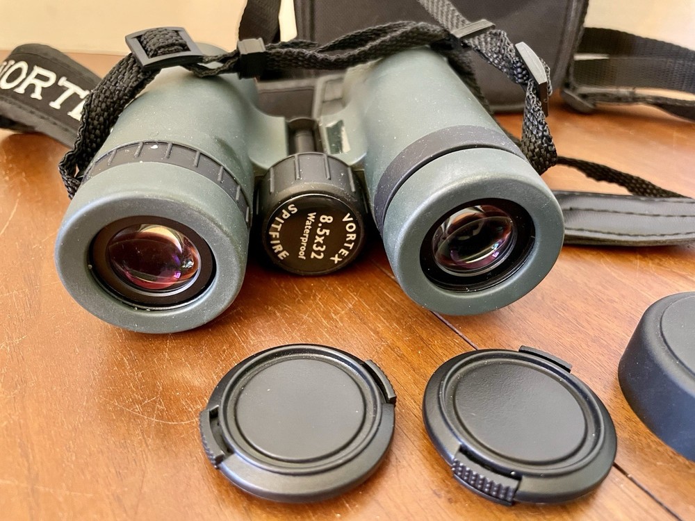 VORTEX SPITFIRE 8.5 X 32 Binoculars Strap Case Discontinued Birding Lightweight