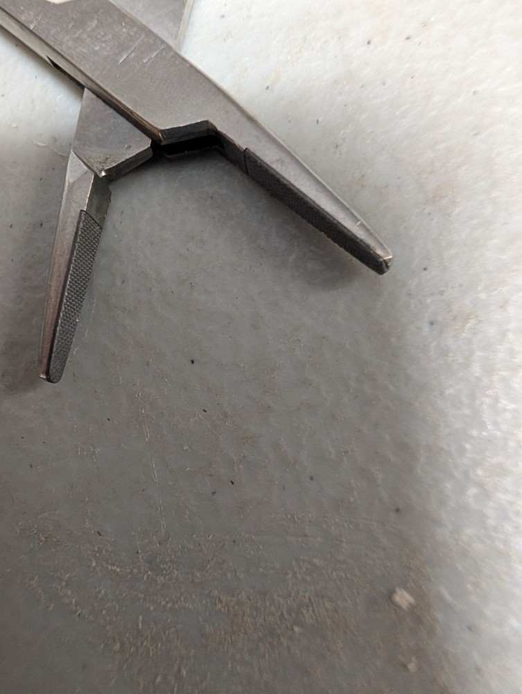 KMedic KM 48-324 Twisting Forceps