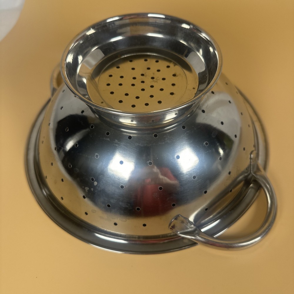 Stainless Steel Double Handled COlander/Strainer 9" with Base