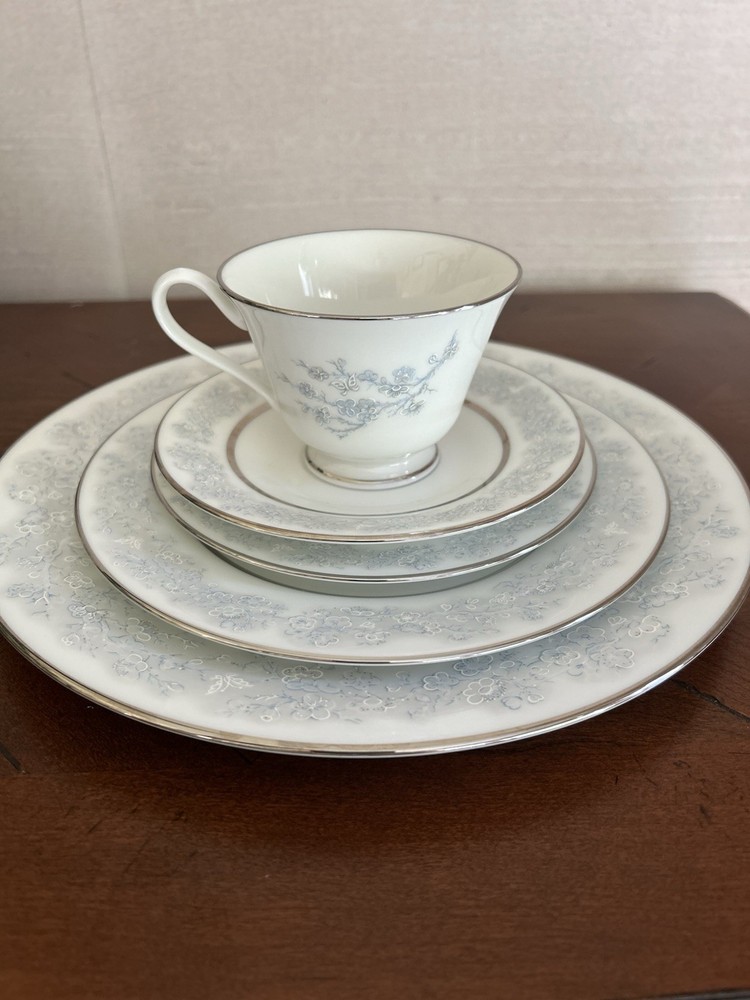 5 Piece Place Setting by Oxford Bone China, Twilight Dell Pattern, Lenox