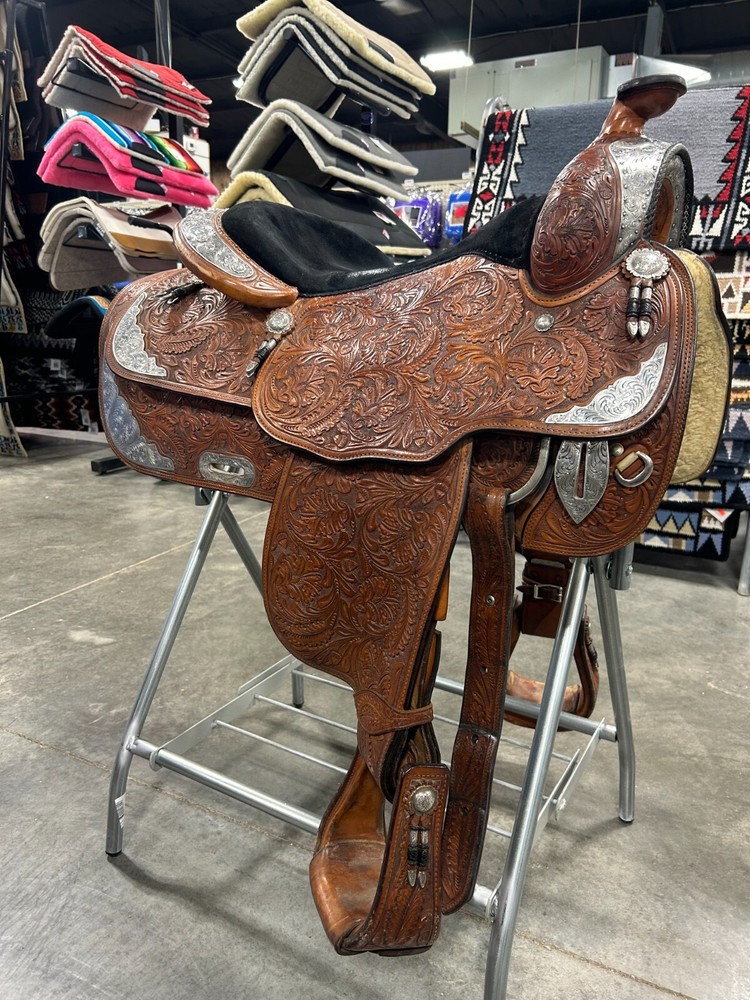CHAMPION SHOW SADDLE ~ Super nice condition
