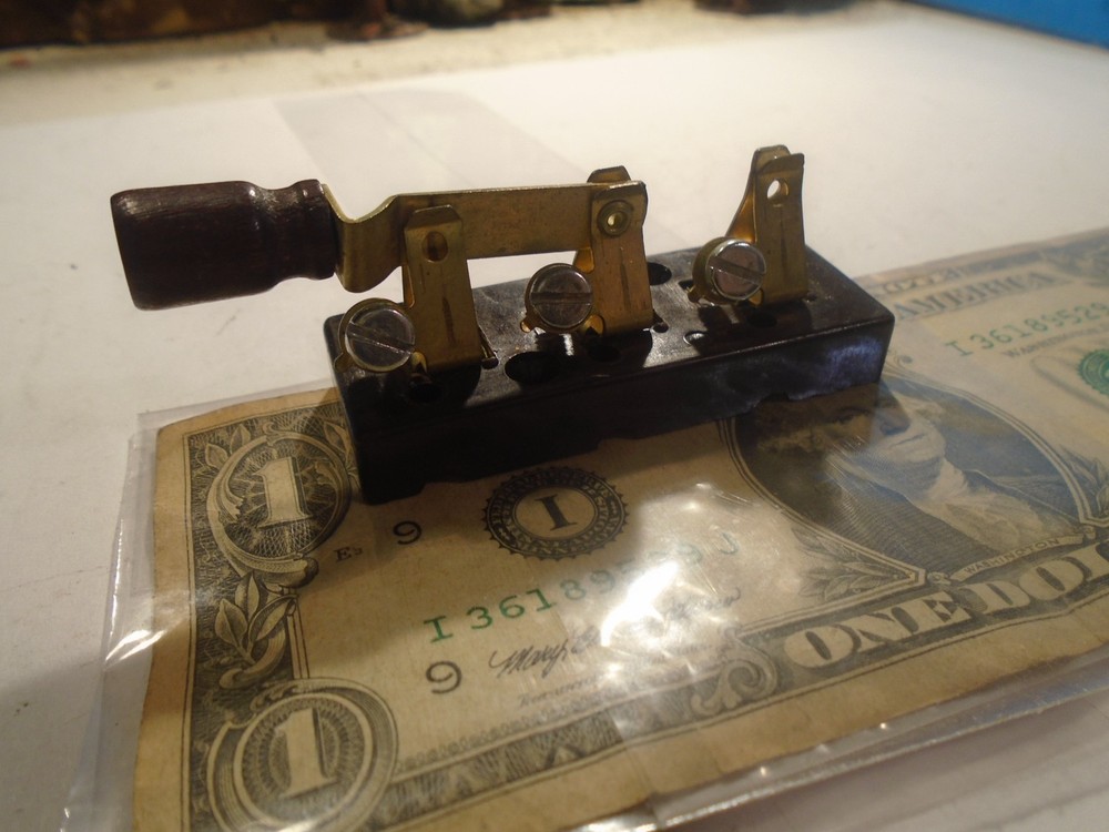 SINGLE POSITION KNIFE SINGLE POLE LOW VOLTAGE SWITCH 5-214-2-5