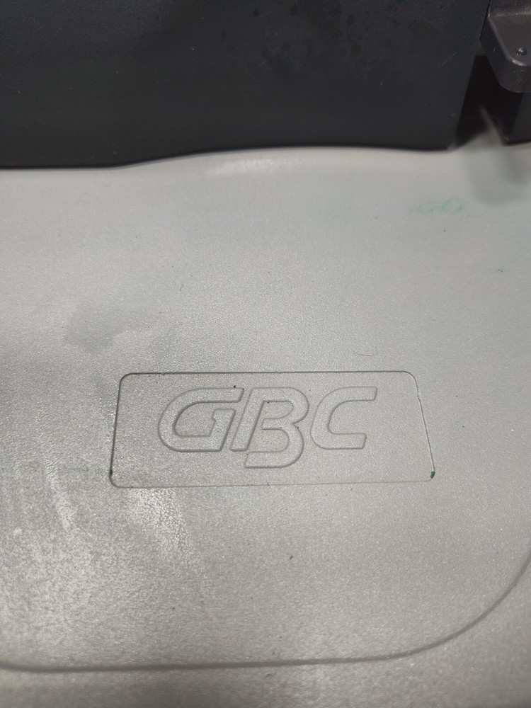 GNC DOCUBIND BINDING MACHINE MODEL: P100 COMBINATION HOLE PUNCH & BINDING IN ONE