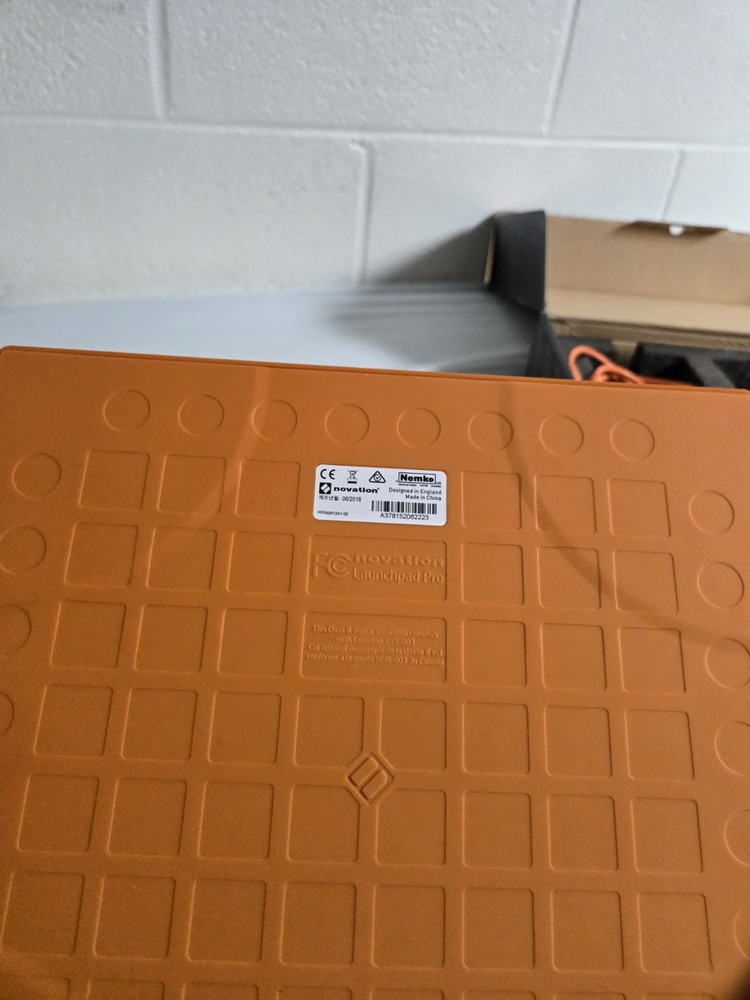 Novation Launchpad MK2 64 Pad Grid Synthesizer - Multicolor ( Never Been Used)