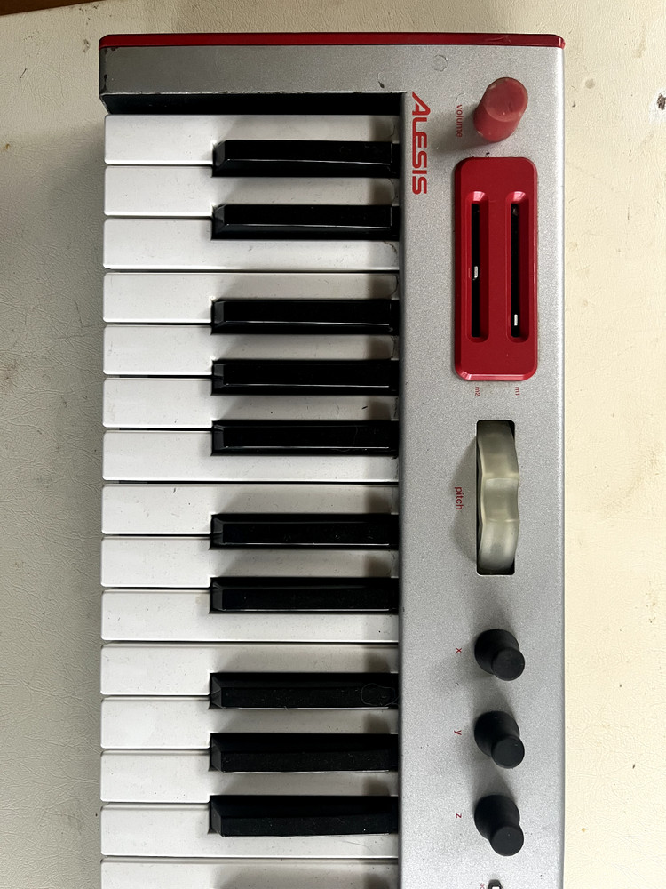 Alesis Micron Keyboard Synthesizer - 37 Key Modeling Synth Working Condition