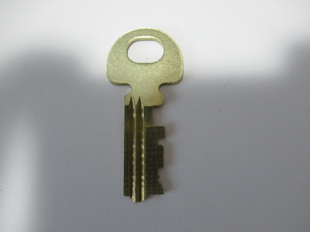 Automatic Electric 3 slot payphone upper housing Key 29S