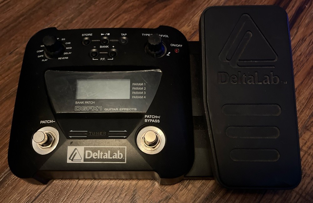 DeltaLab - DGFX1 - Guitar Effects Processor Multi Effects & Expression Pedal !