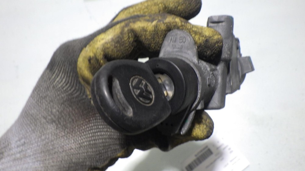 04 VOLKSWAGEN JETTA Ignition W/Key