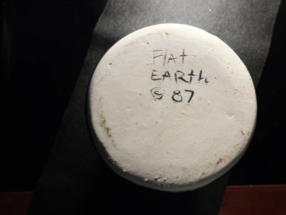 Flat Earth Computer Errors 1987 Pottery Jar dd488tnn