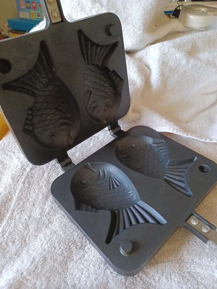 Cooking Mold Shaped Like Fish Two Sided Flip Style