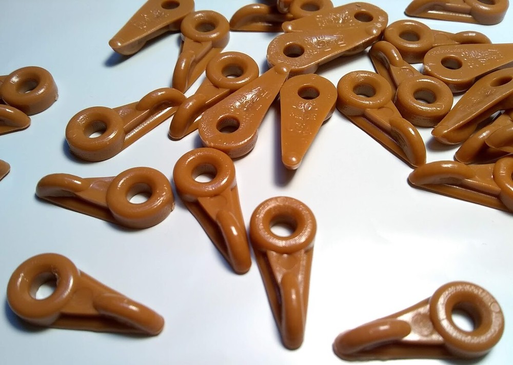 Tan PLASTIC Turnbutton Panel Retainer Clip for wood/glass panel PKG QTY 100 pc