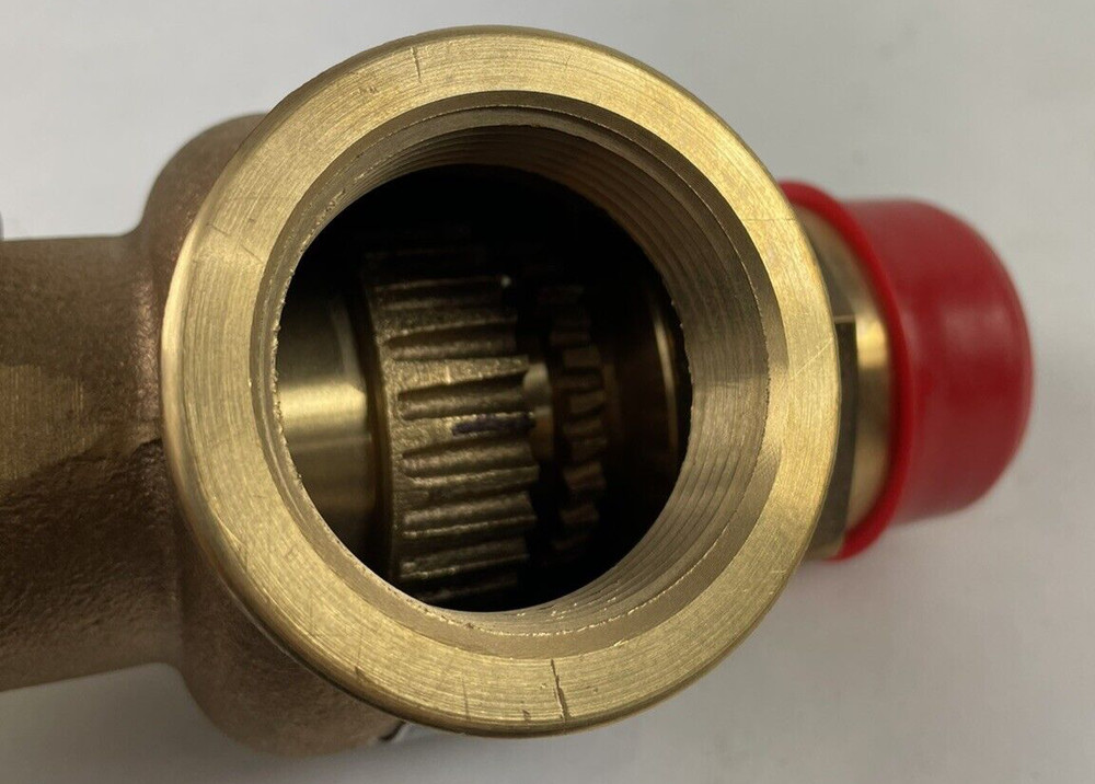 OEM AQUATROL SAFETY VALVE 560GG1M9A1 STEAM SERVICE 1 1/2" X 1 1/2" 40PSI