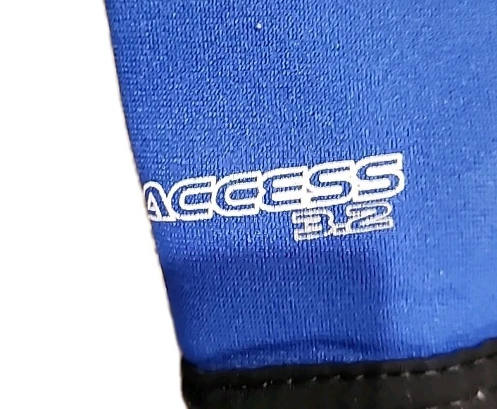 HYPERFLEX Access 3.2 Wetsuit - Black/Blue - JUNIORS 14. Ships Same Business Day