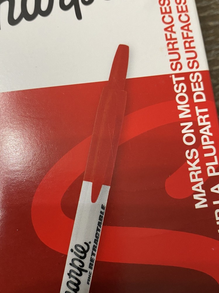 32702 Retractable Permanent Markers, Fine Point, Red, 12 Count