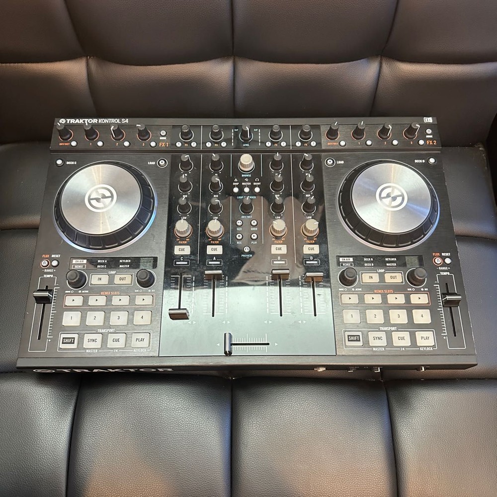 Native Instruments Traktor Kontrol S4 DJ Controller Working [Very good]