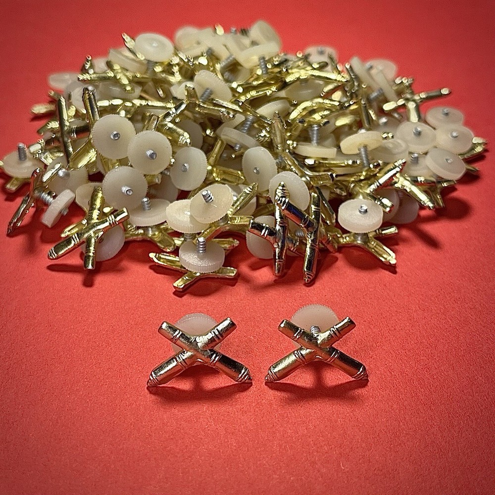 1x Pair - Soviet Russia Artillery Troops Insignia