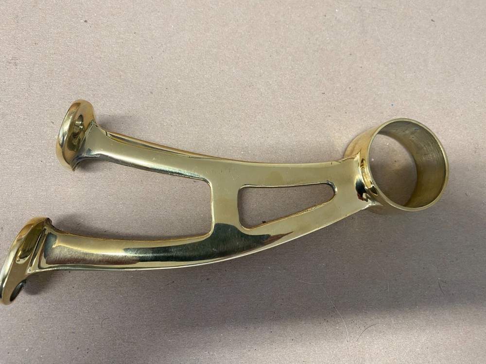 2" brass foot rail bracket