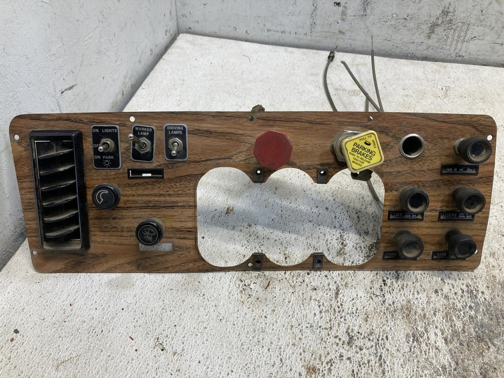 Volvo WIA SWITCH Dash Panel - Used