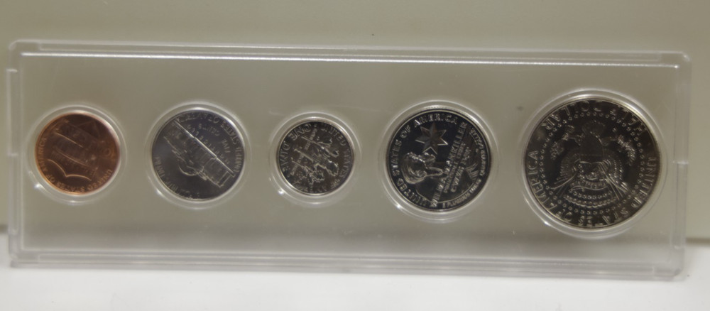 2002 D US 5 Coins Unc Set in Clear Case